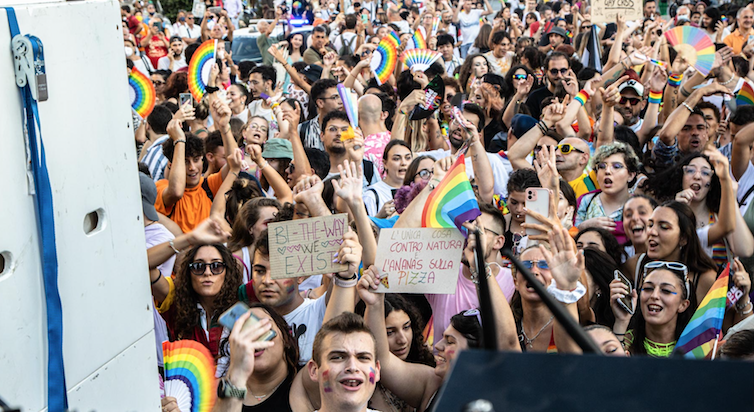 Un esercito di amanti  non può perdere: storia dei Pride a Messina